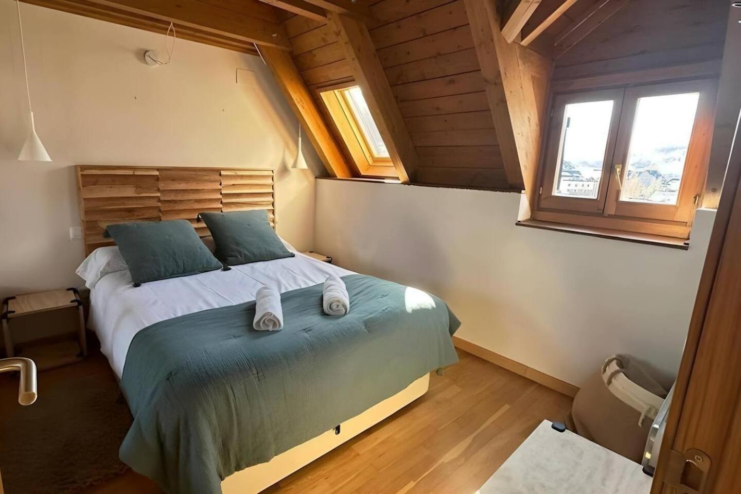 Apartament Caleydos Duplex Diseno Garaje Wifi Sallent de Gállego Zewnętrze zdjęcie